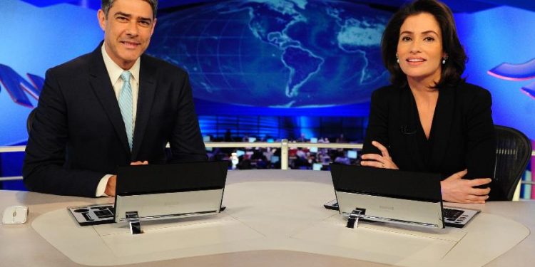 Alvo de políticos, “Jornal Nacional” bate recorde de audiência e ganha público em 2019