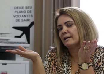 Familiares de ex-mulher de Bolsonaro sacavam até 99% do salário, diz Promotoria