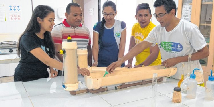 Estudantes desenvolvem protótipo que reutiliza água de ar-condicionado