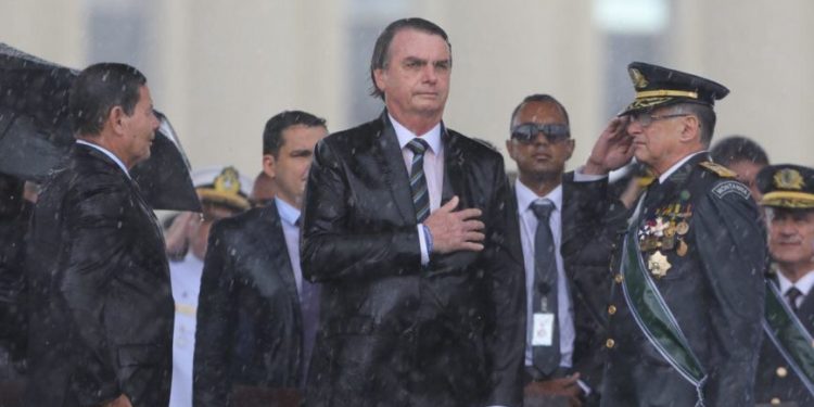 Aposentadoria militar será votada, com salário integral e sem idade mínima