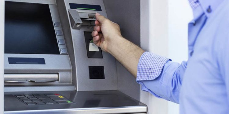 13º salário: saiba o que fazer se o dinheiro não for depositado