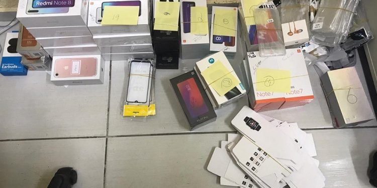 Passageiro é preso ao desembarcar com 37 celulares no aeroporto de Juazeiro do Norte
