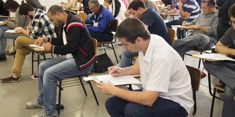 Câmara Municipal de Barbalha abre edital de concurso; salários chegam a R$ 3.120