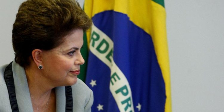 Dilma chama Bolsonaro de neofascista e culpa PSDB por avanço de extremistas