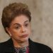 Dilma é hostilizada em voo, ironiza Bolsonaro e rebate: “defendem milícias”