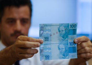 O perito criminal federal Virgilio Mathieson Tavares afirma que o público em geral precisa conhecer a moeda nacional (Foto: Helene Santos)