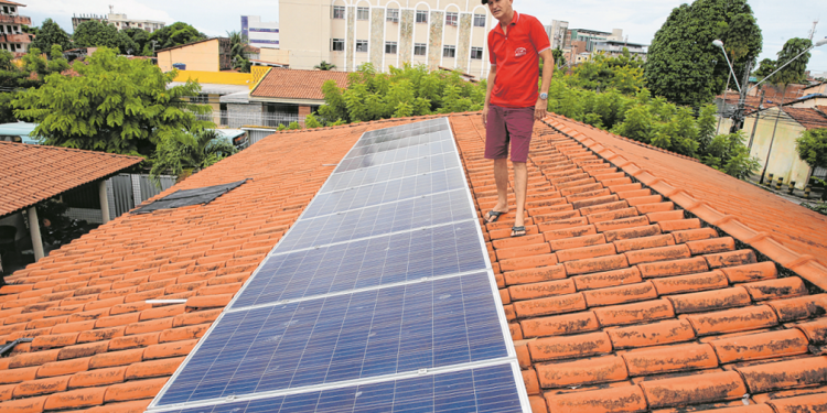 Usinas solares vão abrir 900 empregos em dois municípios do Cariri