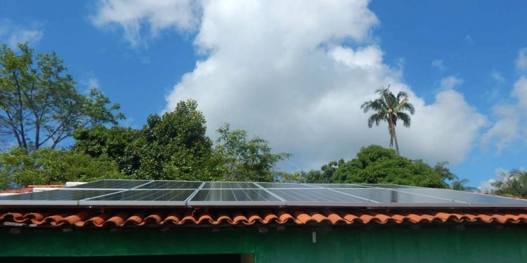 Produtores do Crato usam placas fotovoltaicas em produção de tilápia