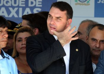 Com julgamento do STF, cai decisão que suspendia caso Flávio Bolsonaro