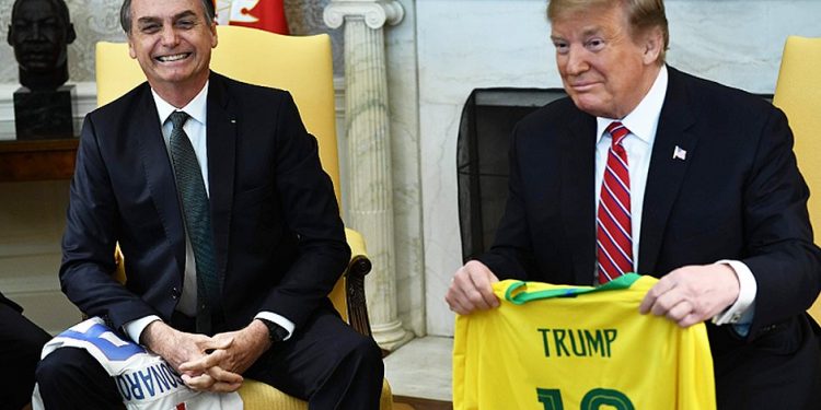 Trump diz que vai retomar tarifas sobre aço e alumínio do Brasil