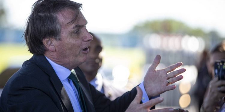 Bolsonaro afirma que TV Escola ‘deseduca’ e tem ‘programação totalmente de esquerda’