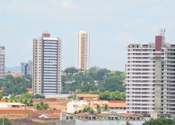 Juazeiro do Norte ganhou mais de cem mil habitantes em 28 anos e hoje concentra 45% da população da Região Metropolitana do Cariri (RMC) (Foto: Elizangela Santos)