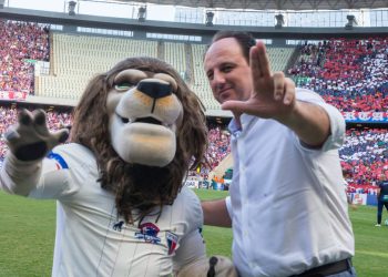 Rogério Ceni renova com o Fortaleza para a temporada 2020