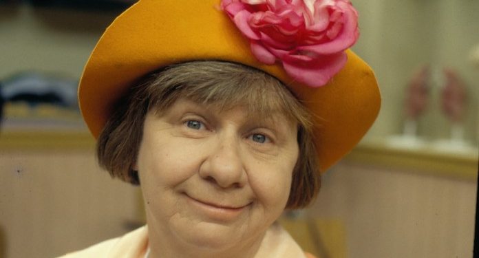 Humorista Zilda Cardoso, a Dona Catifunda, morre aos 83 anos