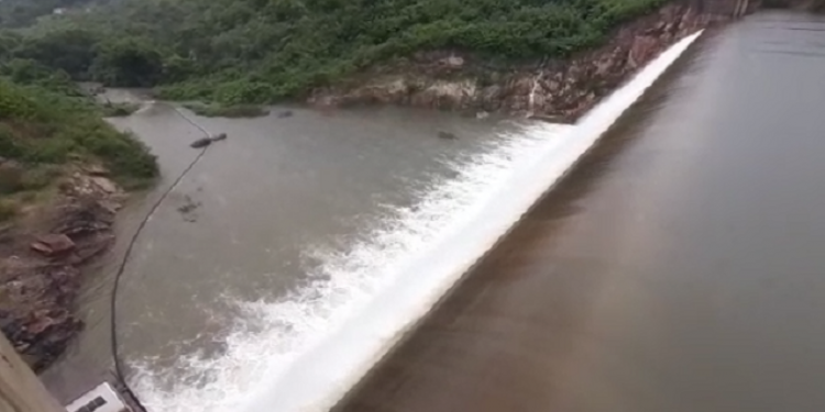 Mais de 100 cidades do Ceará registram chuvas; Açude Germinal em Palmácia aumenta de volume