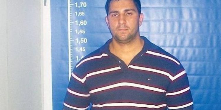 Moro poupa miliciano ligado a Flávio Bolsonaro de lista de mais procurados