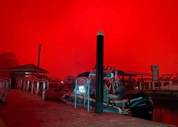 Céu fica “vermelho” em cidades da Austrália devido aos incêndios florestais