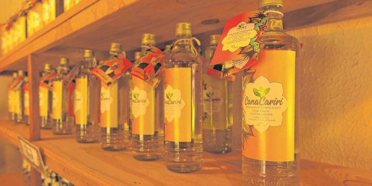 Fábrica Escola, em Barbalha, resgata a cultura da cana-de-açúcar