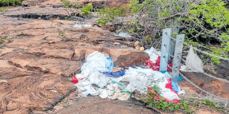 Descarte irregular de lixo degrada área turística no Cariri