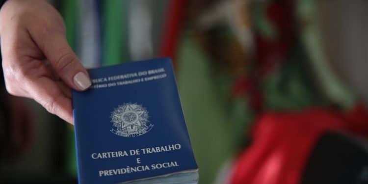 Ceará fecha 2019 com saldo positivo de 10 mil postos de trabalho