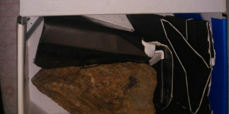 Homem é vítima de golpe após comprar celular pela internet e receber caixa com pedra em Crateús