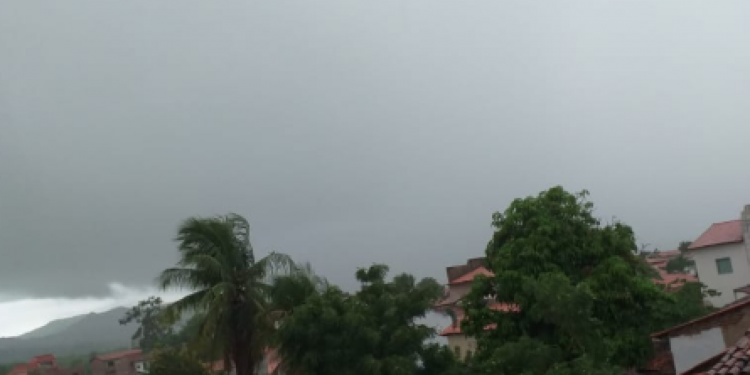 Chove em todas as regiões do Ceará nesta terça-feira (28)