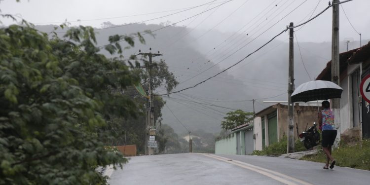 Chove em mais de 80 cidades do Ceará; cidade do Cariri tem 122 mm