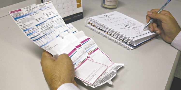 Consumidor pode optar por tarifa branca para reduzir conta de luz; entenda