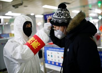 Brasil diz que não pode tirar cidadãos de área com coronavírus; outros países têm planos para isso