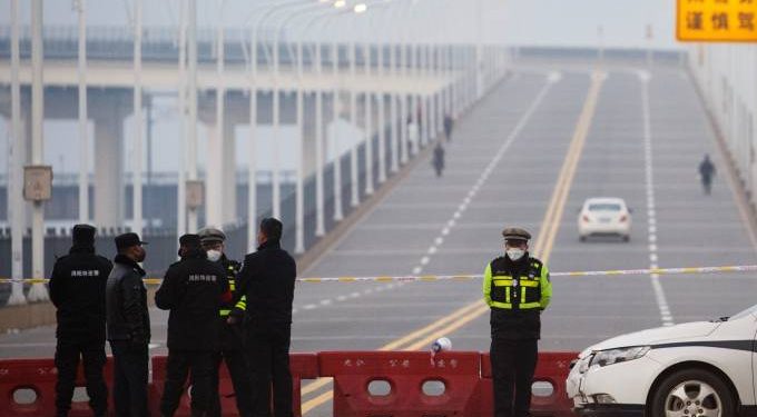 Novo coronavírus é emergência global de saúde pública, declara OMS