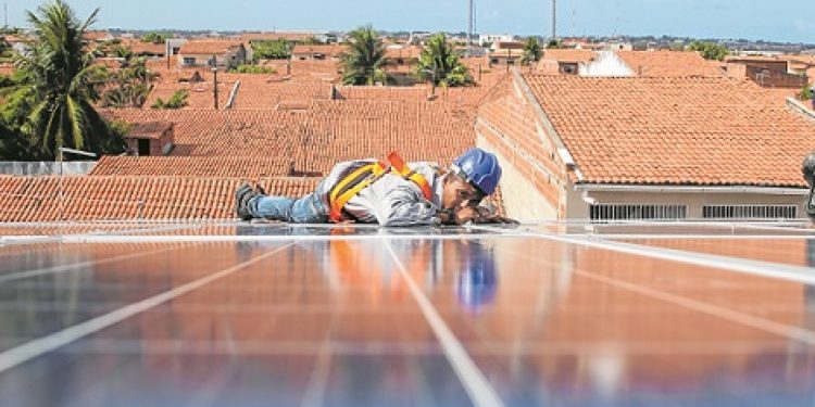 Energia solar: regras podem afetar quase 4 mil no CE