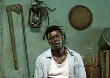 Seu Jorge no filme 'Marighella' (Foto: Globo Filmes/Divulgação)