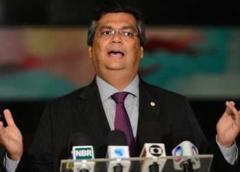 Flávio Dino vai compor chapa petista em 2022, diz vice-presidente do PT