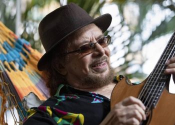 Geraldo Azevedo sobre prisão na ditadura: ‘Ficava encapuzado, nu e eles em volta ‘canta, canta”