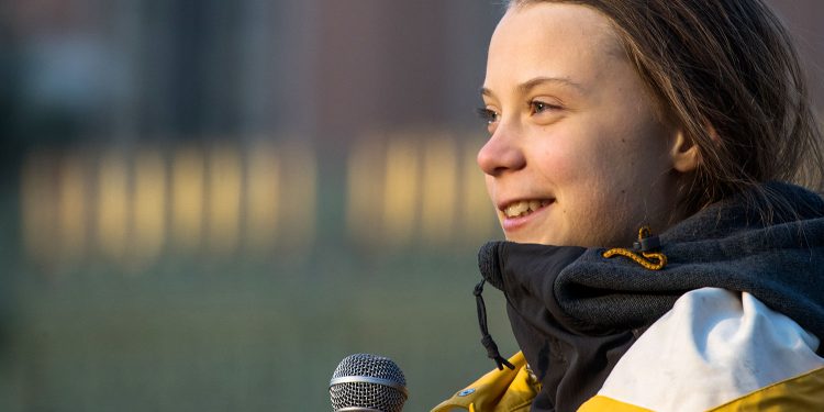 “Pirralha” Greta Thunberg manda recado a Jair Bolsonaro: “Escute a ciência”