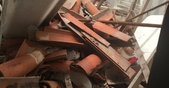 Parte do teto de hospital cai no Interior e deixa 5 pessoas feridas