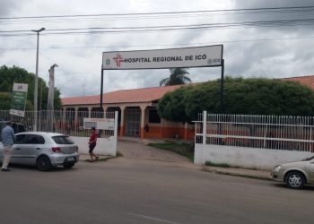 Pacientes deram entrada no hospital após passar mal em Icó (Foto: Wandenberg Belém)
