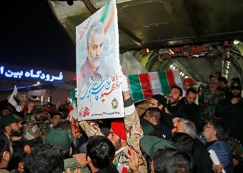 Mísseis atingem bases dos EUA no Iraque; Irã assume autoria de ataques