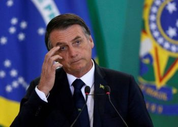Brasil não tem poderio nuclear para opinar sobre EUA x Irã, diz Bolsonaro