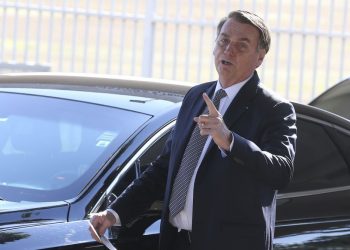 ‘Se eu tivesse a possibilidade, teria cancelado (caso Flávio)’, diz Bolsonaro