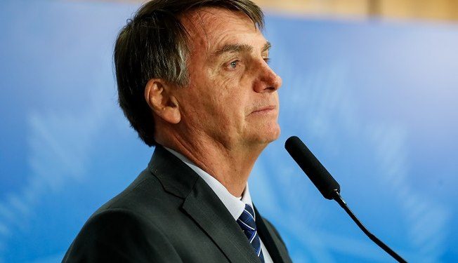 Bolsonaro reclama de “tanta oposição” e diz que vida “acabou” após eleição