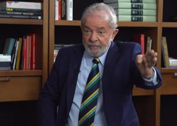 Lula afirma que PT precisa estar presente e entender o que acontece nas periferias hoje
(Foto: UOL)