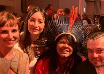 Petra Costa leva Sonia Guajajara para tradicional encontro com indicados ao Oscar