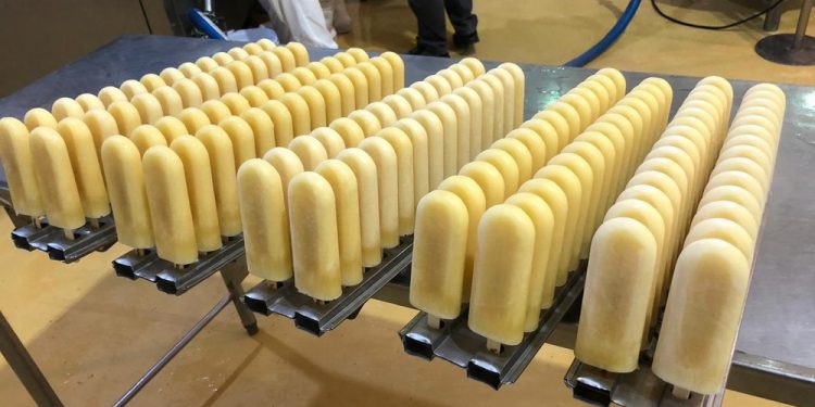 Empresa cria picolé de cerveja e vira aposta para verão e carnaval