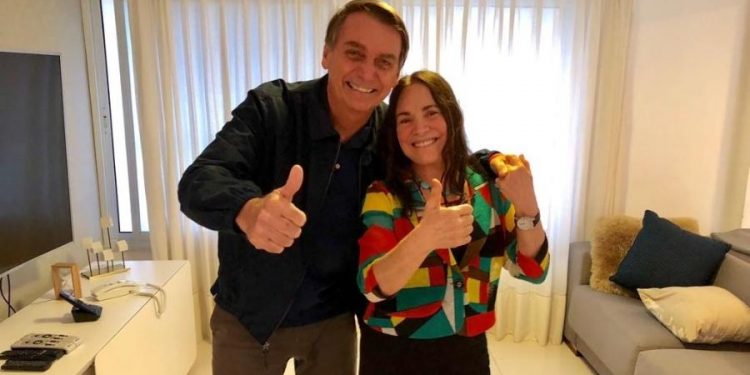 Bolsonaro avalia recriar pasta da cultura para ter Regina Duarte
