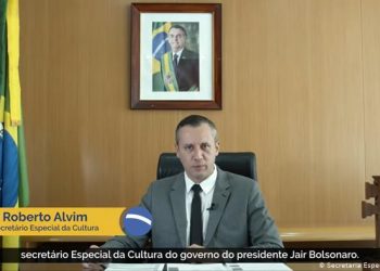 Bolsonaro elogiou Alvim em live horas antes de anúncio com fala nazista