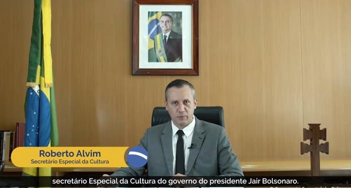 Bolsonaro elogiou Alvim em live horas antes de anúncio com fala nazista