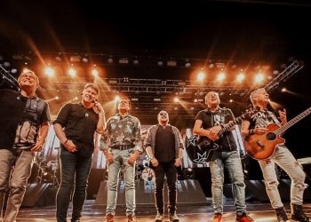 A banda não informou se a mudança faz parte de alguma campanha publicitária (Foto: Reprodução/Instagram/Cris Costa)