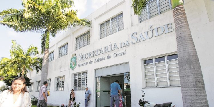 Camilo autoriza plano de ascensão funcional de servidores da Saúde