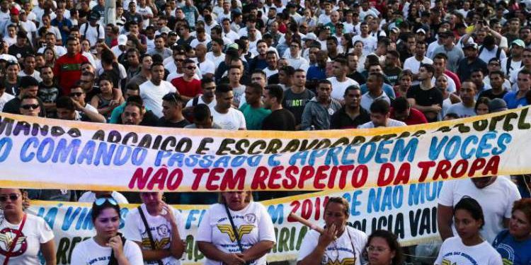 MP entra com ação contra entidades de militares por ameaça de greve no Ceará